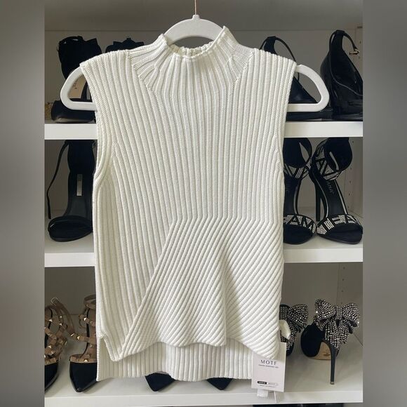 NWT SLEEVELESS SWEATER TOP Size Small - Picture 7 of 10